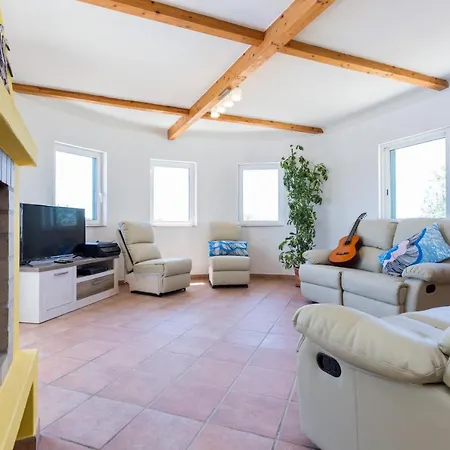 The Sun Hill Bed & Breakfast Lagos