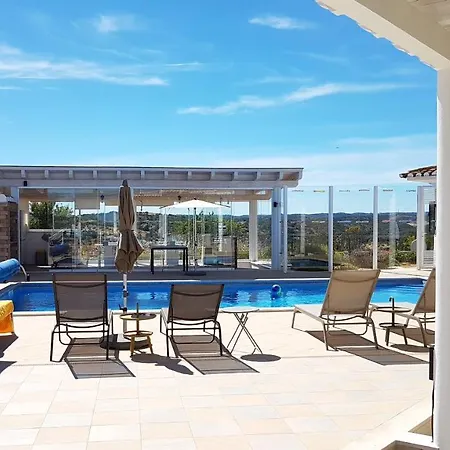 فندق مبيت وإفطار The Sun Hill لاغوس