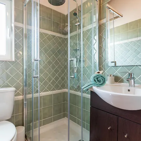 فندق مبيت وإفطار The Sun Hill لاغوس